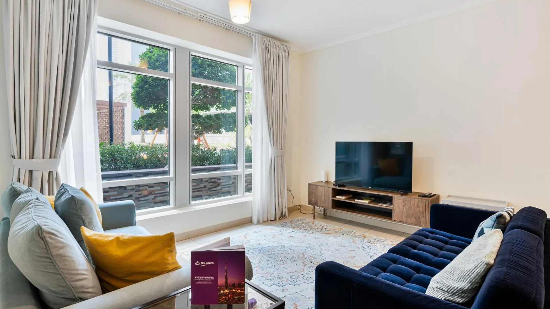 Dreaminn-Luxuxry 1Br Podium II Dubai Apartment